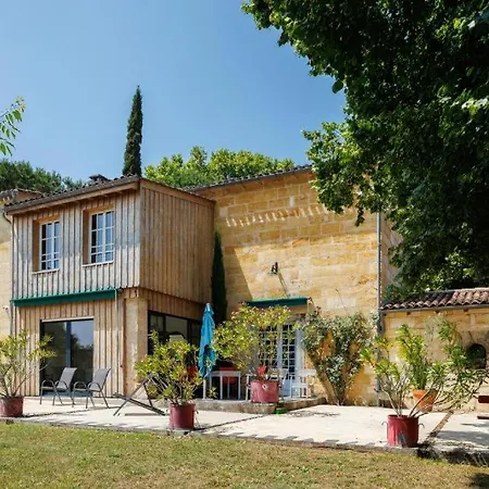 Parenthese De Charme Avec Grand Jardin